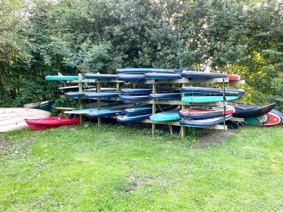 Cosy Cotswold Lodge By Your Home Here - Summer Sale For 3 Plus Nights - Ideal For Families With Log-Burner, Spa, Private Parking And Heated Swimming Pools Ashton Keynes Luaran gambar