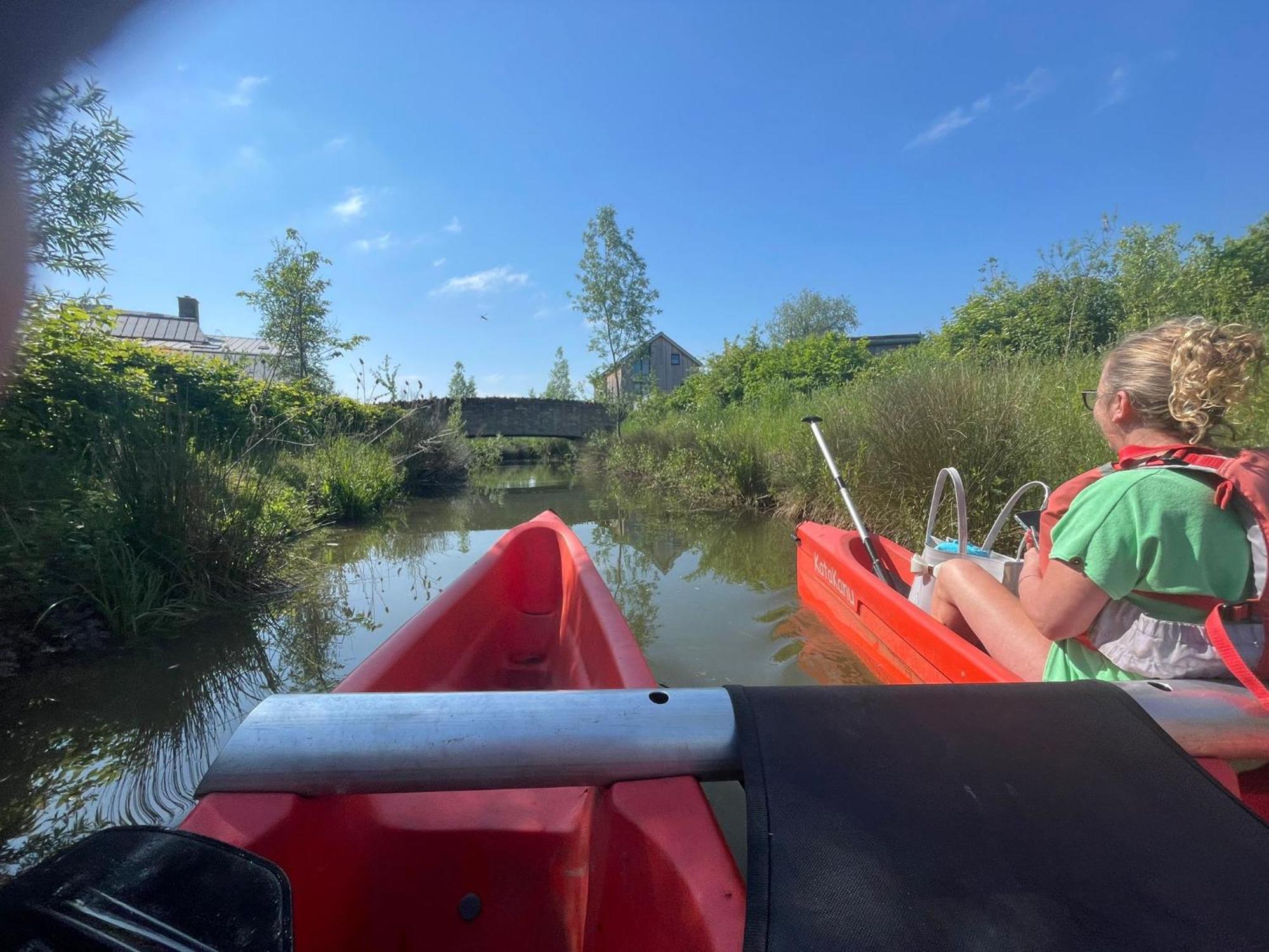 Cosy Cotswold Lodge By Your Home Here - Summer Sale For 3 Plus Nights - Ideal For Families With Log-Burner, Spa, Private Parking And Heated Swimming Pools Ashton Keynes Luaran gambar