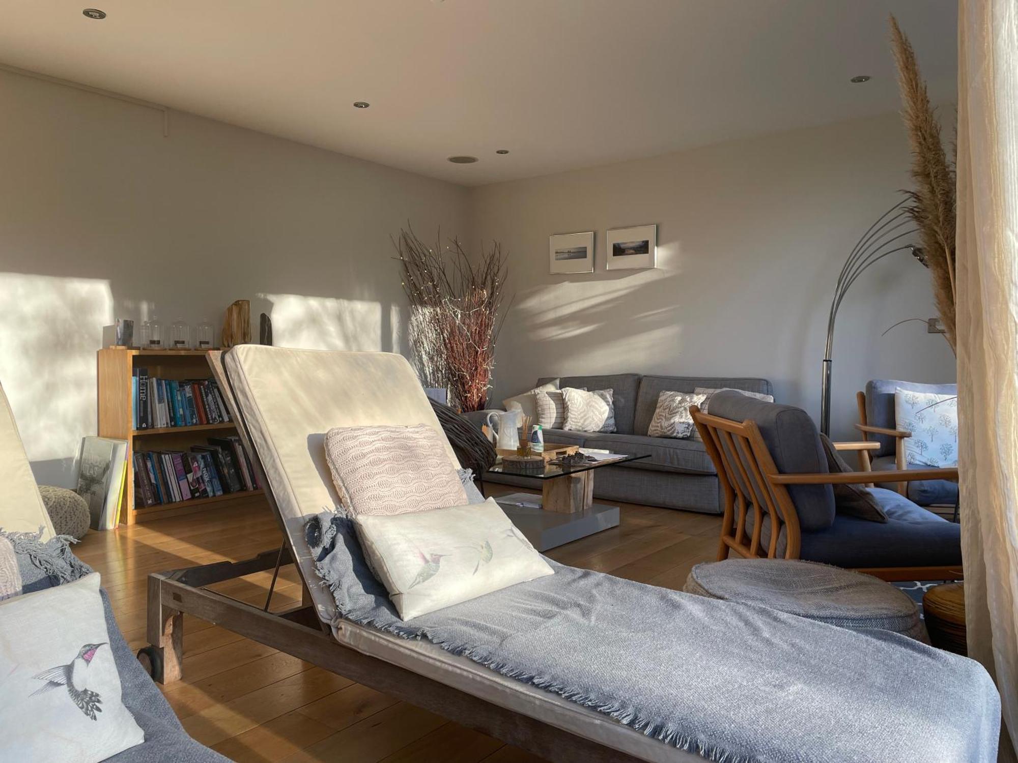 Cosy Cotswold Lodge By Your Home Here - Summer Sale For 3 Plus Nights - Ideal For Families With Log-Burner, Spa, Private Parking And Heated Swimming Pools Ashton Keynes Luaran gambar