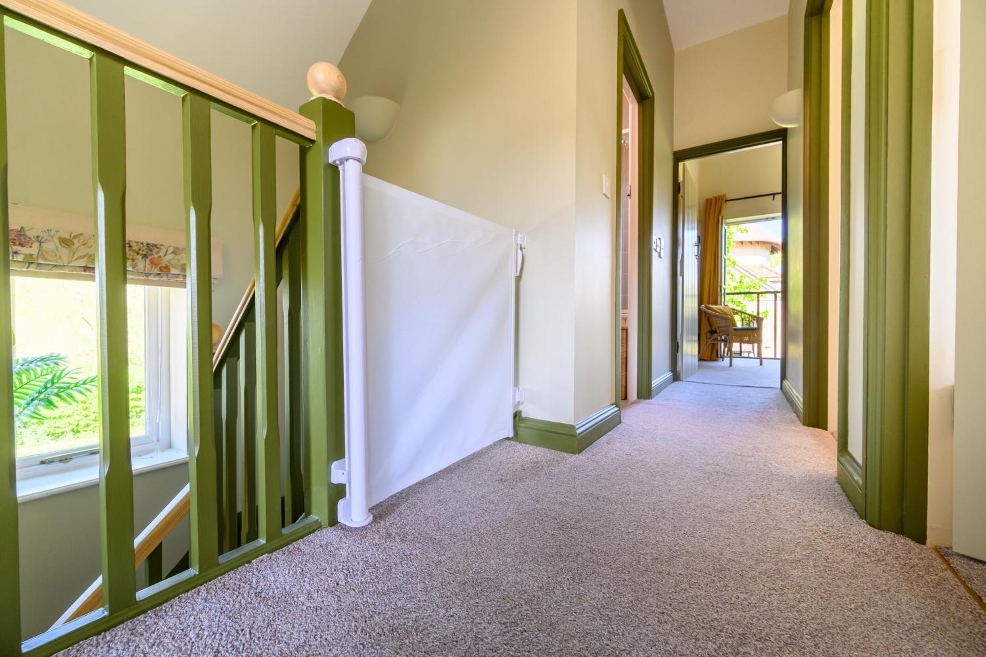 Cosy Cotswold Lodge By Your Home Here - Summer Sale For 3 Plus Nights - Ideal For Families With Log-Burner, Spa, Private Parking And Heated Swimming Pools Ashton Keynes Luaran gambar